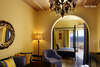 Kouros Hotel & Suites 